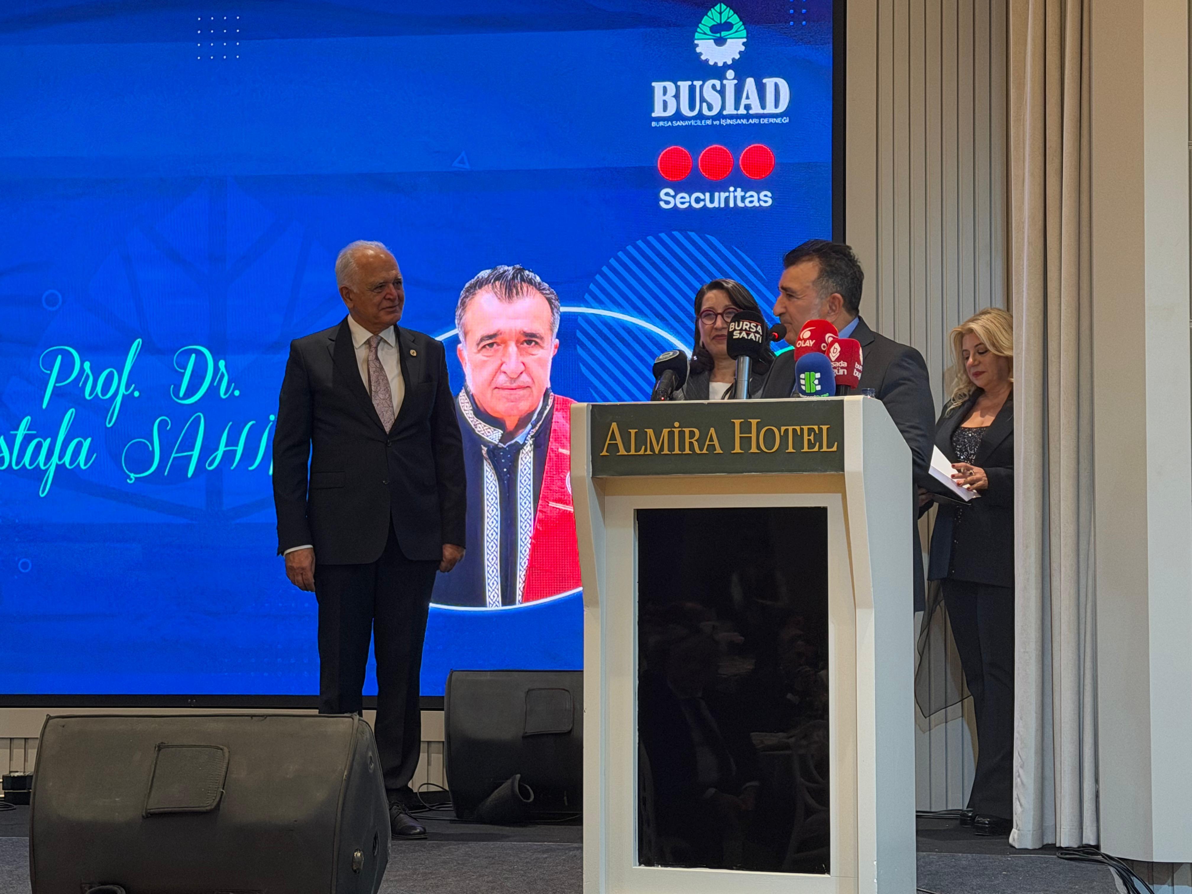 BUÜ Arkeoloji Bölümü Akademisyenlerine BUSİAD’dan Anlamlı Ödül